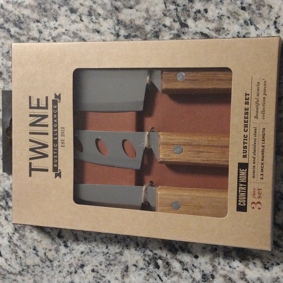 Lot of Twine Cheese Knife sets & Cheese Markers - Picture 4 of 7